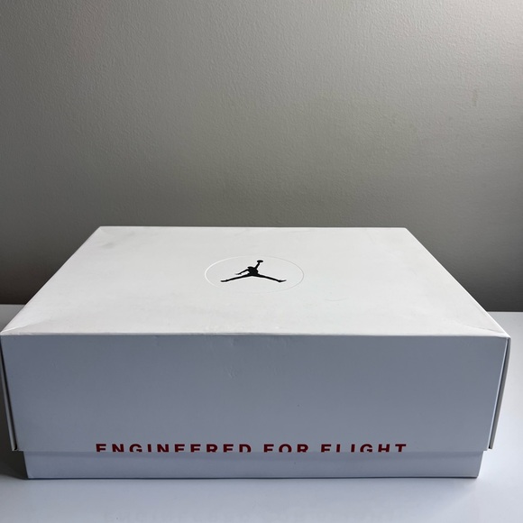 Nike Air Jordan XXXIII Black White University Red Metallic Gold woman 7-8 - Picture 10 of 10